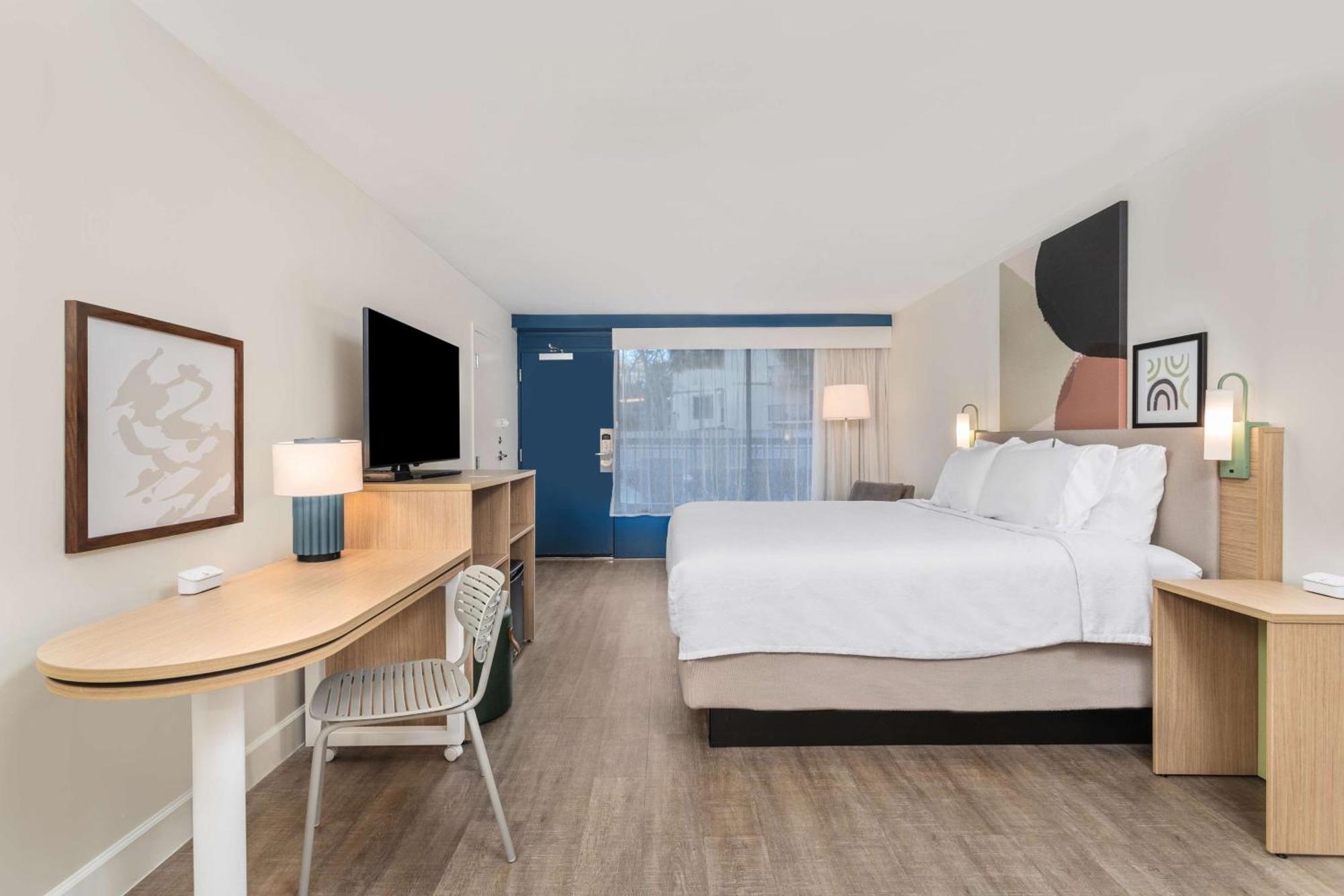 King Room,1500773968:JPEG