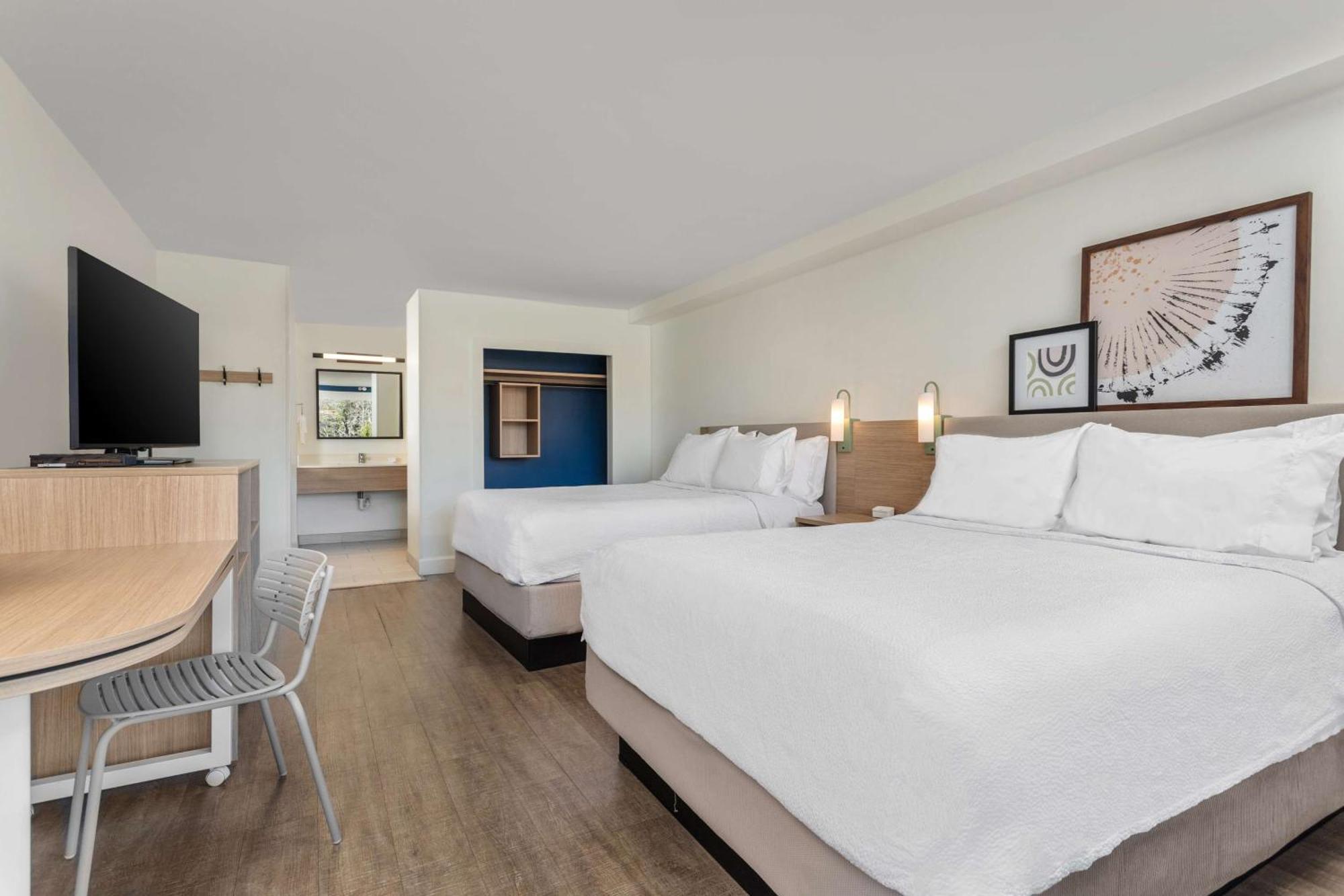 Queen Room Two Queen Beds