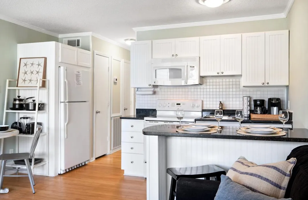 5 Min Walk To The Beach 1St Floor Condo Sleeps 4-1